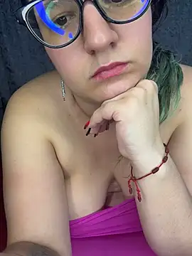 Soe_Lara live