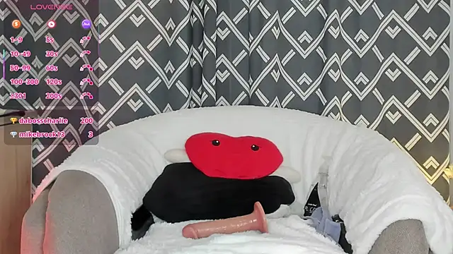 alyjonesoficiall profile