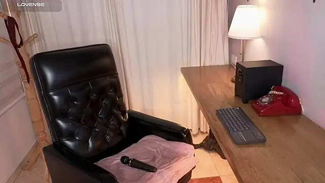 Pamela_Johnsonn live