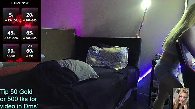 Blondiewithanass live
