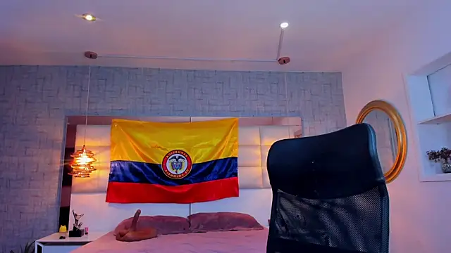 Nohemi_louse live
