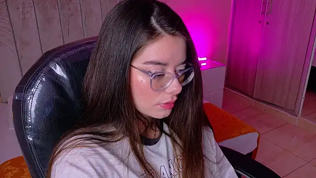 Charlotte_Olsen_ live