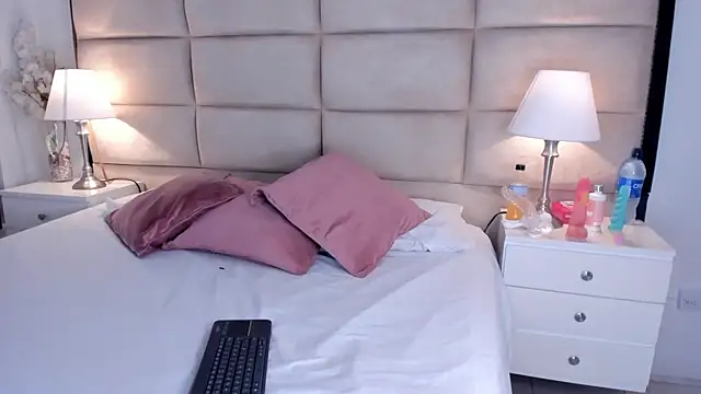Adara_Muller live