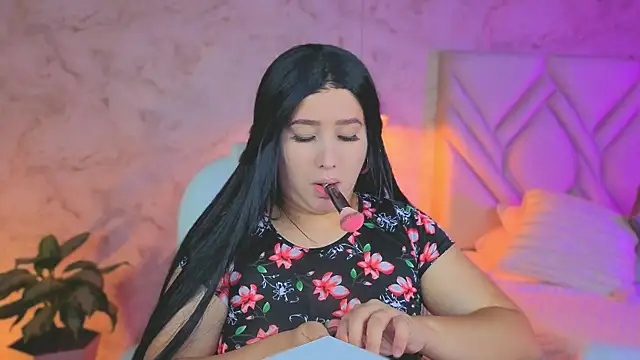 Leaa_Cox live