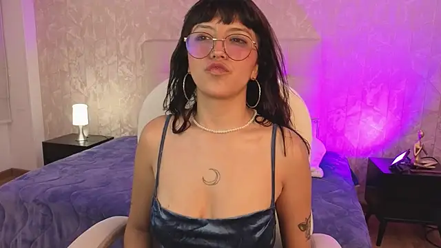 cute_hollywood live