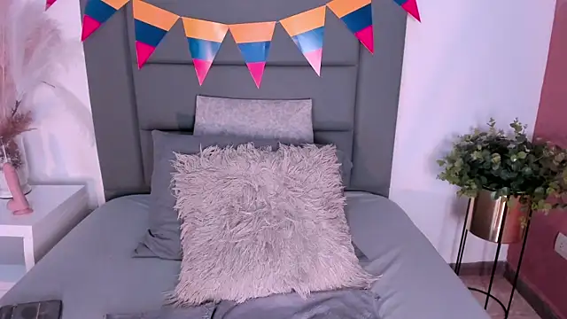 MaddyLovee_ live