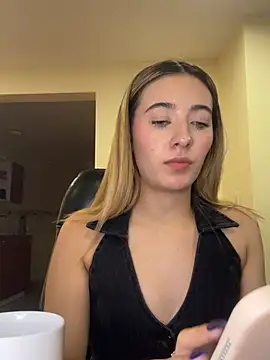 kloe__t18 live