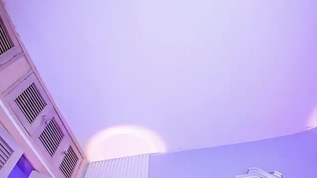 Elyn_Leones live