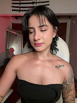 Ale_Lewis live