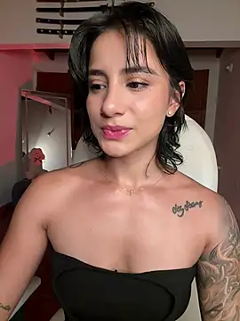 Ale_Lewis live