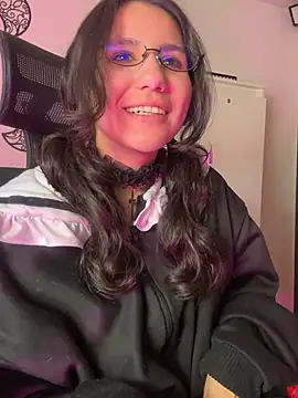 HollyPeach live