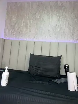 amara_huxly live