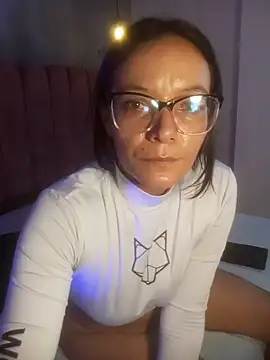 LunaArias live