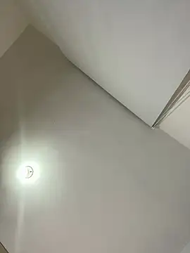 Ivelleee_ live