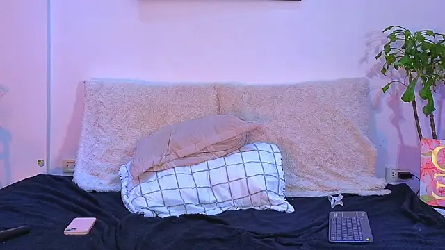 Lovelymoon_ live