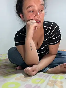Kattyfeet live