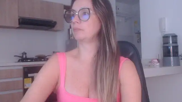 LovePaula live