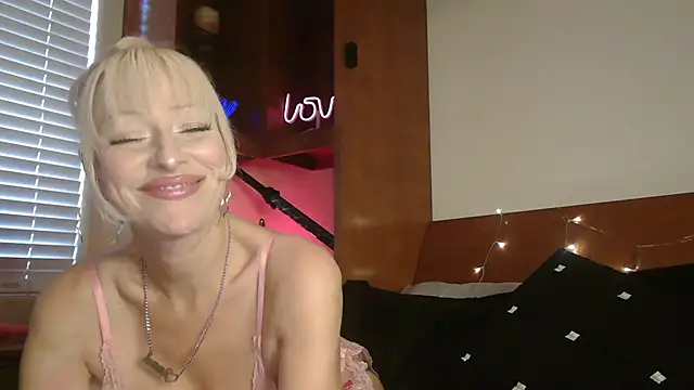 blondebaddiesummer40 live