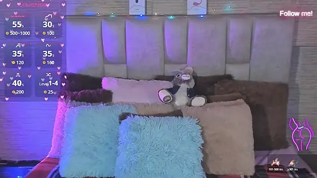 mia_devine_ live