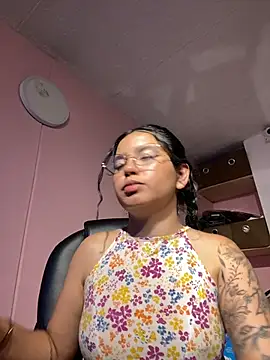 Rosita_forever_ live