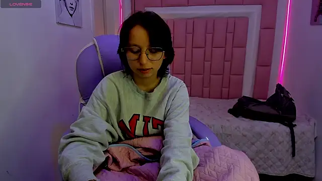 Klaret_Toy live