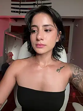 Ale_Lewis live