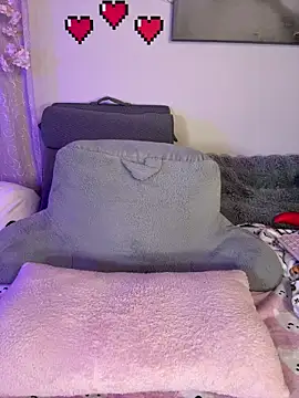 Angel-Lewd-Cake live
