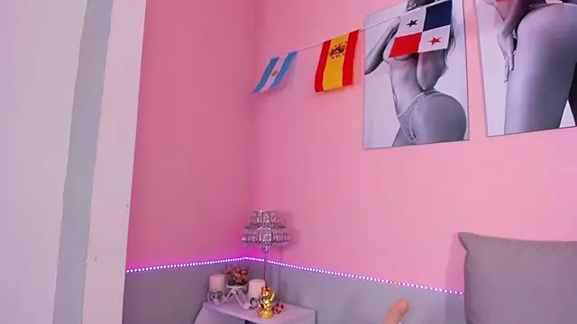 Stefany_gonzales_ live