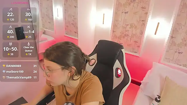liiliie_petite live