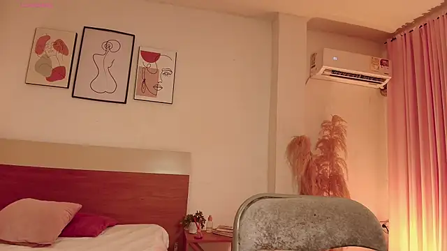Meganlux1 live