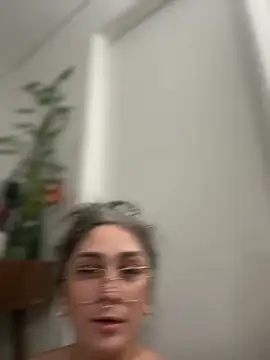 Alix_Valentine live