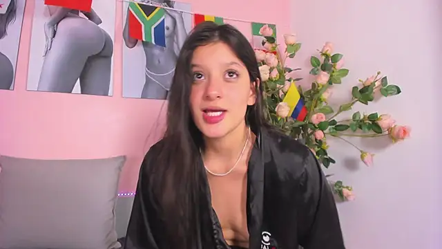 Stefany_gonzales_ live