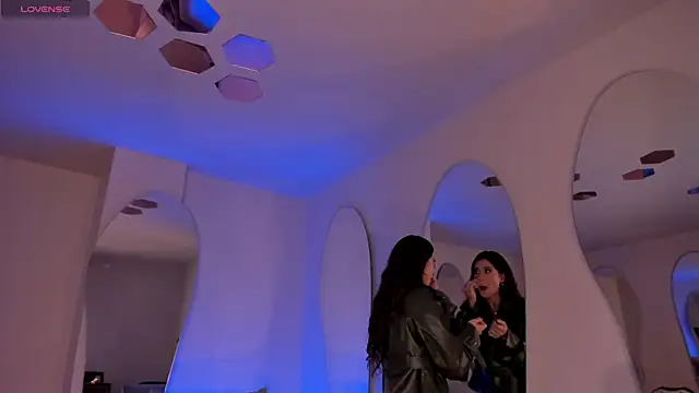 GiannaWatson live