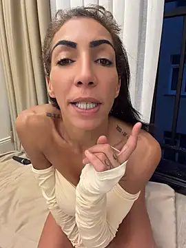 Yasmiinee live