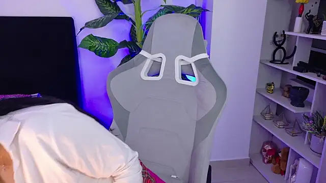 melany_naa live