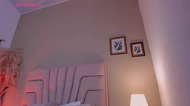 nova_silk live
