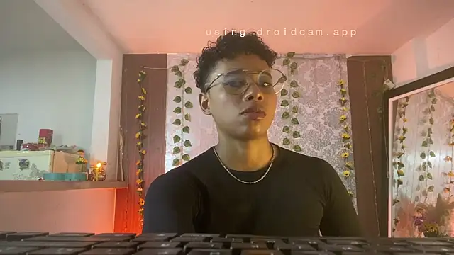 kelly_thomson live