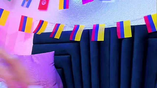 VictoriaRouge_ live