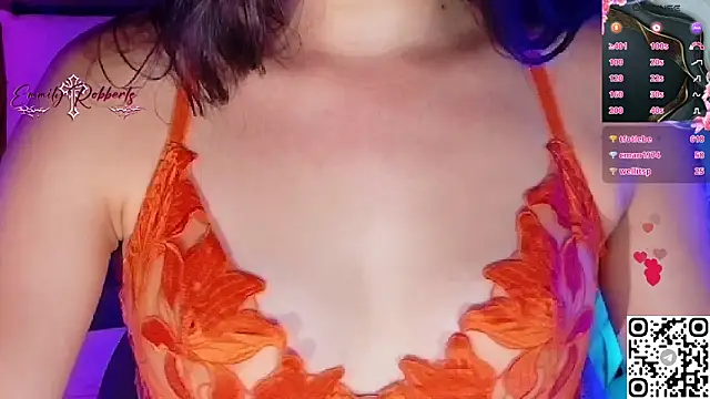 Emmi_Roberts live