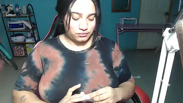 Hilarybunnyy live