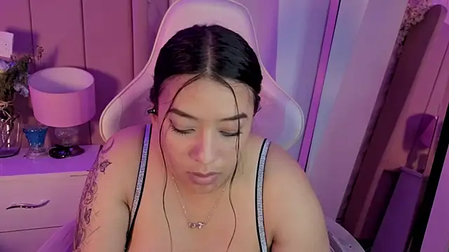 MollyBigBoobs12 live