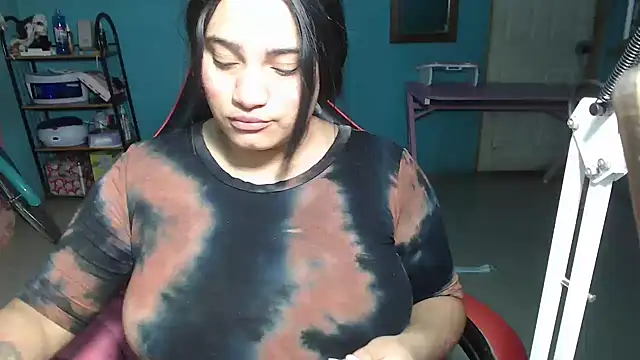 Hilarybunnyy live