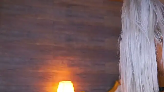 Juicy_Jessye live