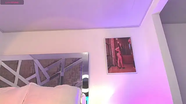 Meghann_sweet1993 live