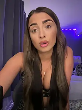 ellariverss live