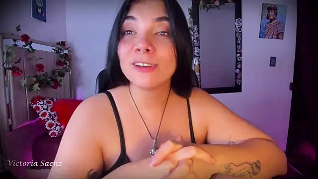 victoriaasaenz_ live