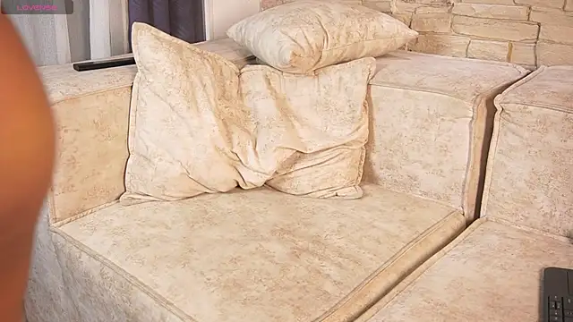 Elise_Diamond live