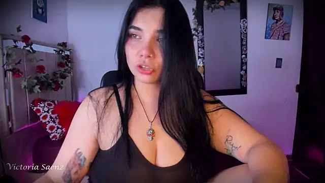 victoriaasaenz_ live