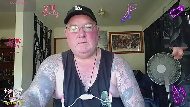 KINKYBLUEYES69 live