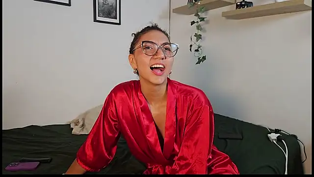 Mia_belmont live